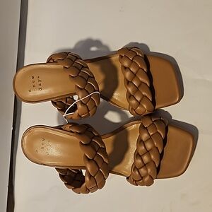 A New Day Women's basil mule size 5 1/2